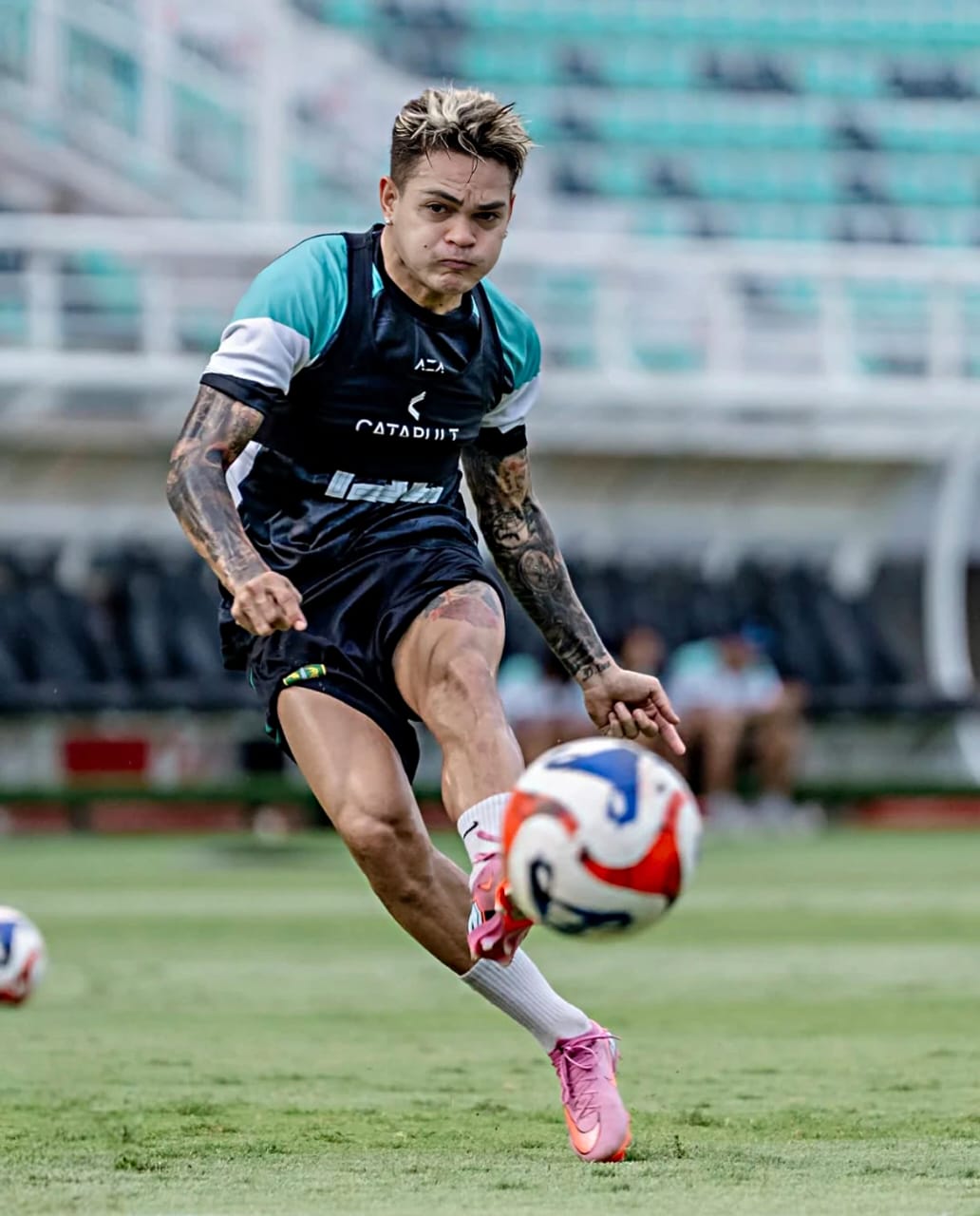 Gali Freitas Tak Sabar Hadapi Arema FC di Derbi Jatim