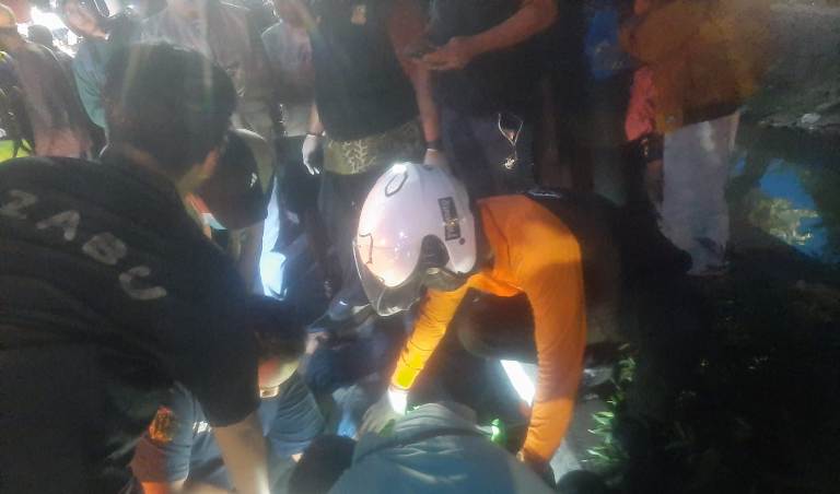 Pengendara Honda Beat Pop Tewas di Jalan Kapas Krampung Surabaya, Diduga Kecelakaan Tunggal