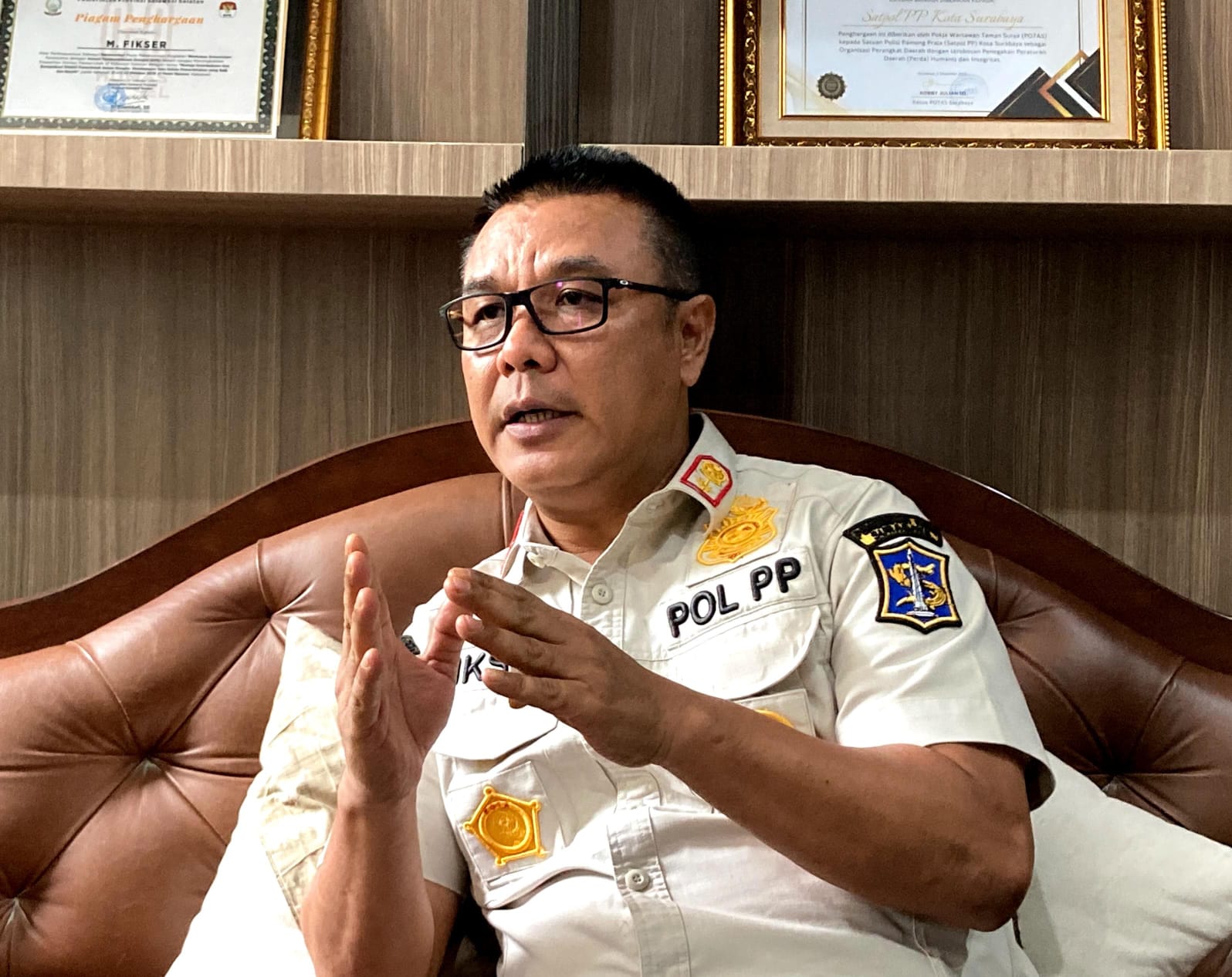 Dua Anggota Satpol PP Surabaya Dipecat karena Judi Online