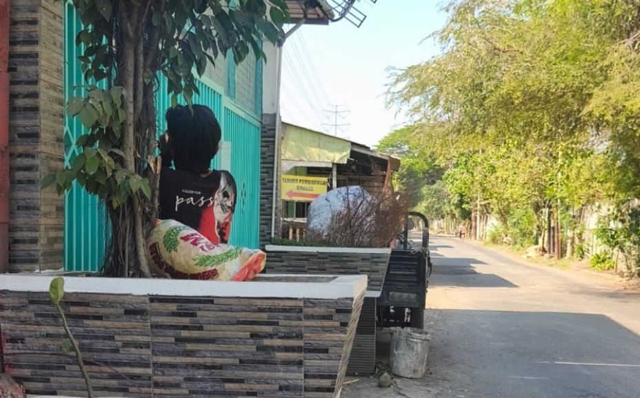 Pakai Kode Rahasia, Praktik Jual Miras Terselubung di Keputih Timur