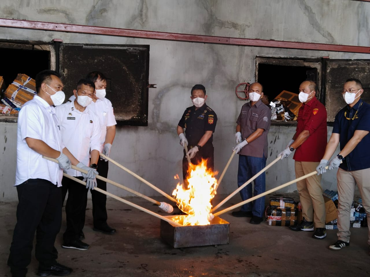 Kanwil DJBC Jatim II Selamatkan Uang Negara Rp79,4 Miliar, 3,2 Jutaan Batang Rokok Ilegal Dimusnahkan