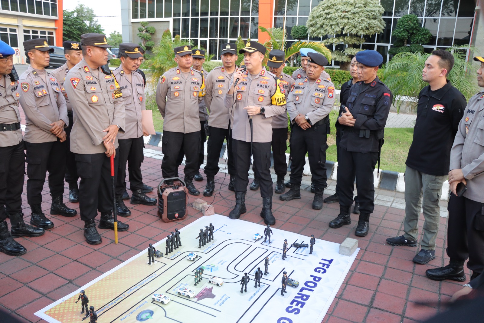 Polres Gresik Bersinergi dengan TNI,  Amankan Pengesahan Warga Baru PSHT