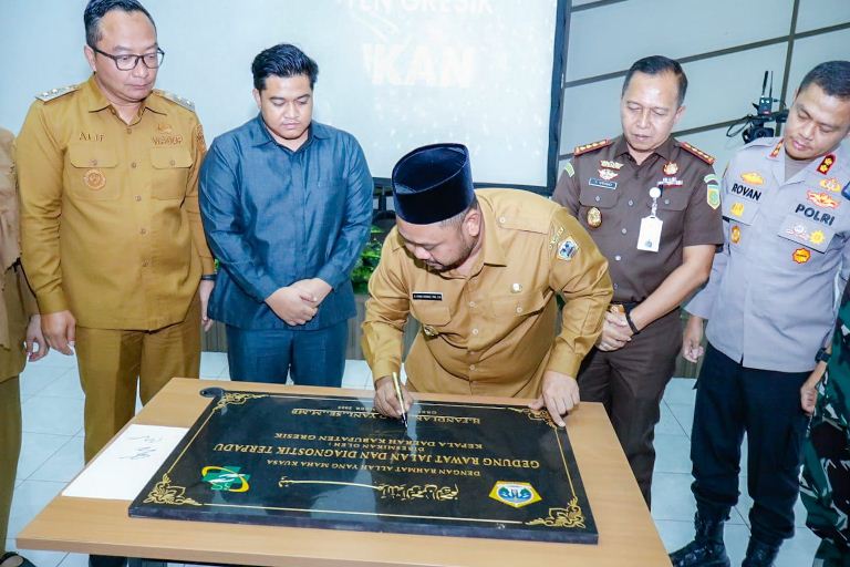 Tingkatkan Layanan, RSUD Ibnu Sina Gresik Resmikan Gedung Rawat Jalan dan Diagnostik Terpadu
