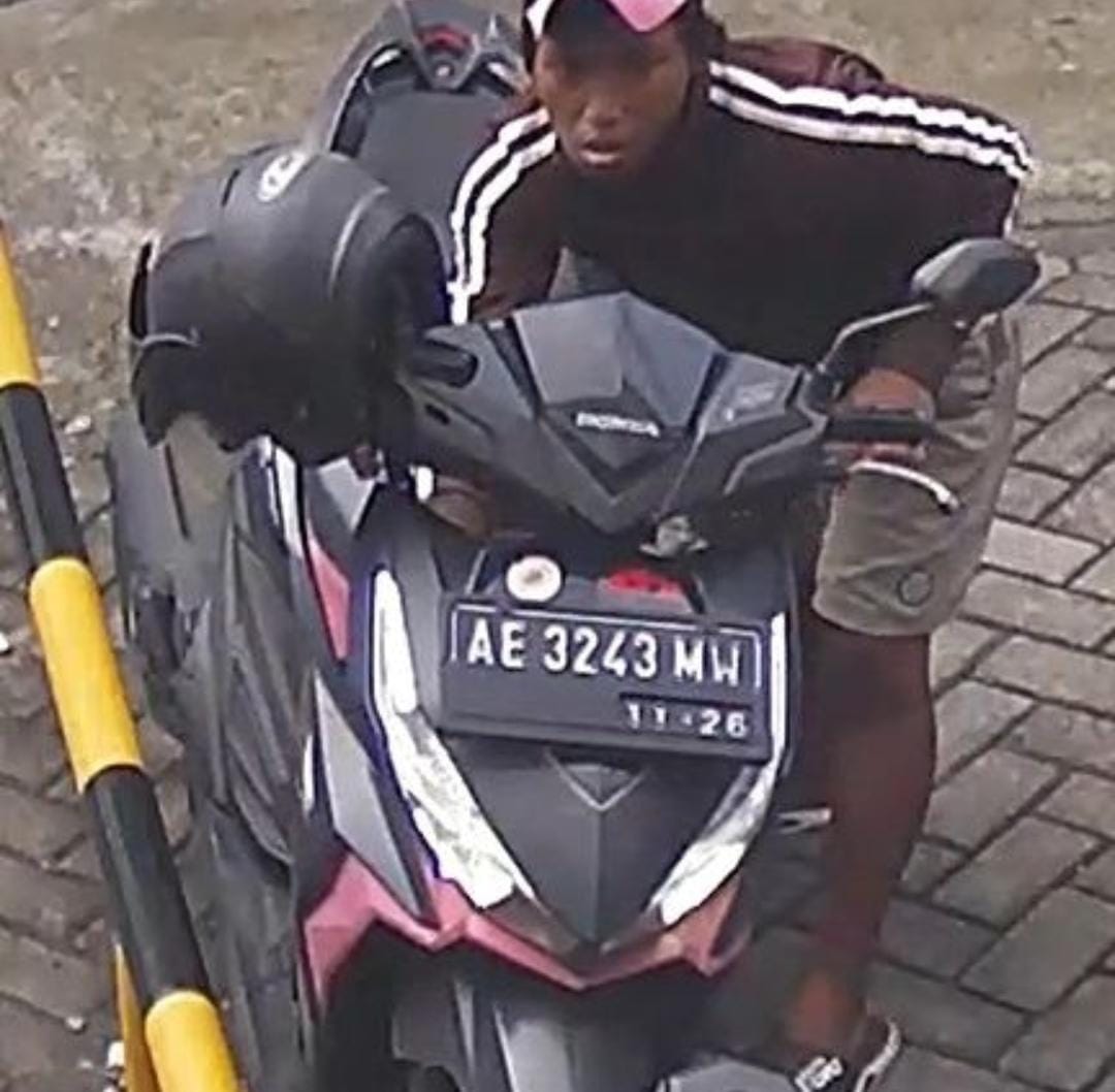 Bandit Motor Terekam CCTV Gasak Vario Sales Marketing Provider Internet