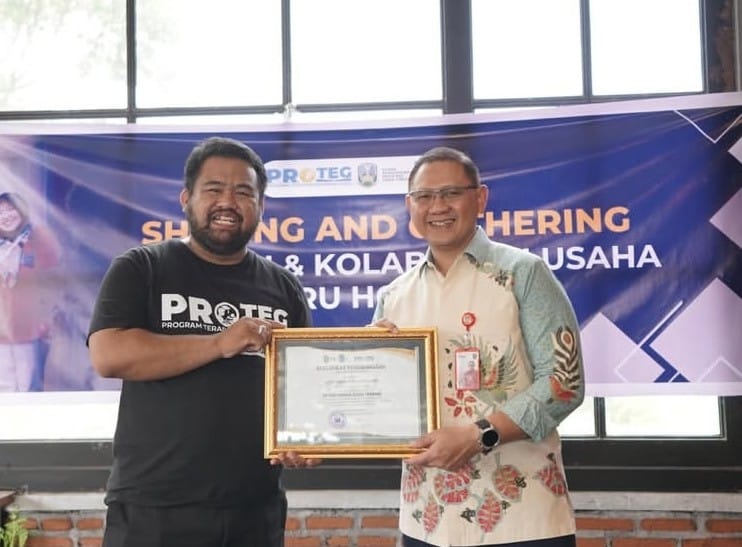 Perkuat Kemandirian Ekonomi Guru Honorer, Pemprov Jatim Sukseskan Program Proteg