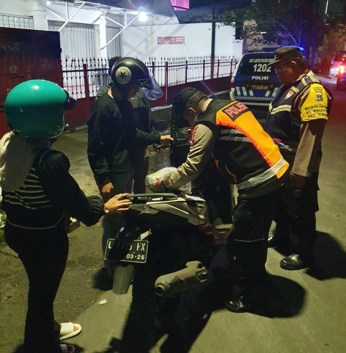 Polsek Rungkut Tilang 15 Kendaraan  dalam Patroli Malam 