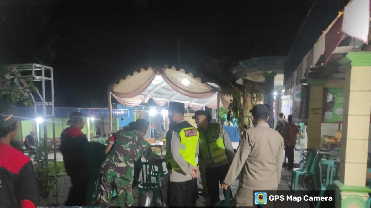 Personil Polsek Padangan Lakukan Pengamanan Pertunjukan Jaranan di Desa Nguken