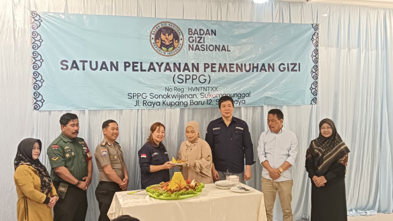 Polsek Sukomanunggal Bersama Bhabinkamtibmas Hadiri Soft Launching SPPG Sonokwijenan