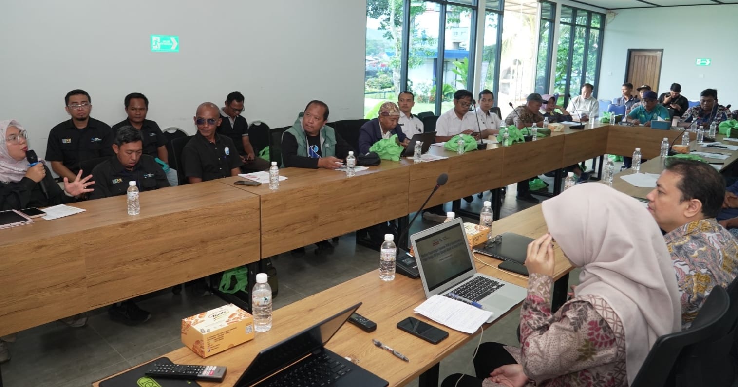 Perum Jasa Tirta I Mitigasi Pengelolaan Sampah Sungai Brantas