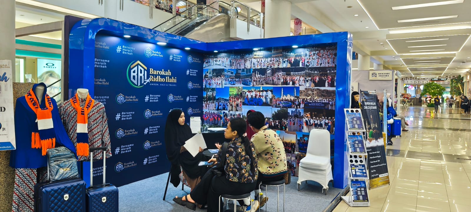 Hari Terakhir Umrah Ramadan Expo, Pengunjung Mall Memadati Booth Travel