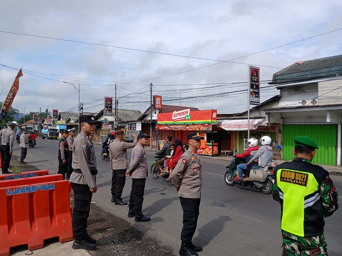 Pos Pam Klakah Patroli Antisipasi Balap Liar dan Jalur Rawan