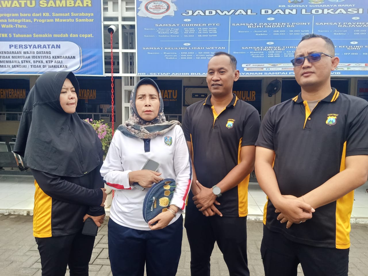 Samsat Surabaya Barat Beri Apresiasi Wajib Pajak