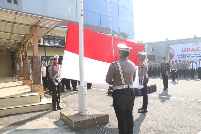 Polres Pelabuhan Tanjung Perak Gelar Upacara Peringati Hari Lahir Pancasila
