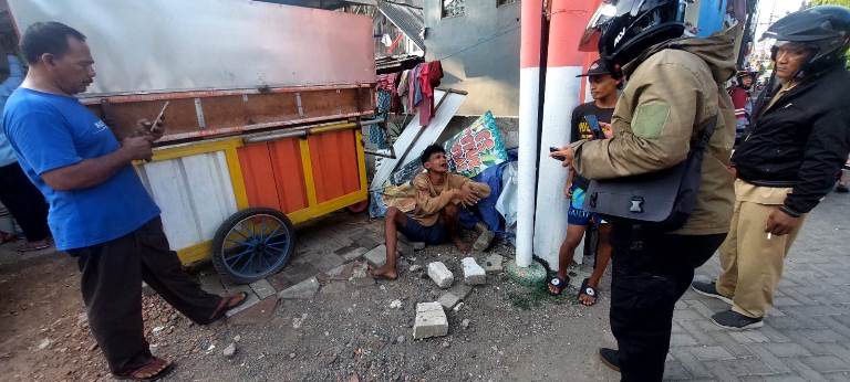 Geger Pemabuk Bertikai di Pulosari, Lokasi Bersimbah Darah