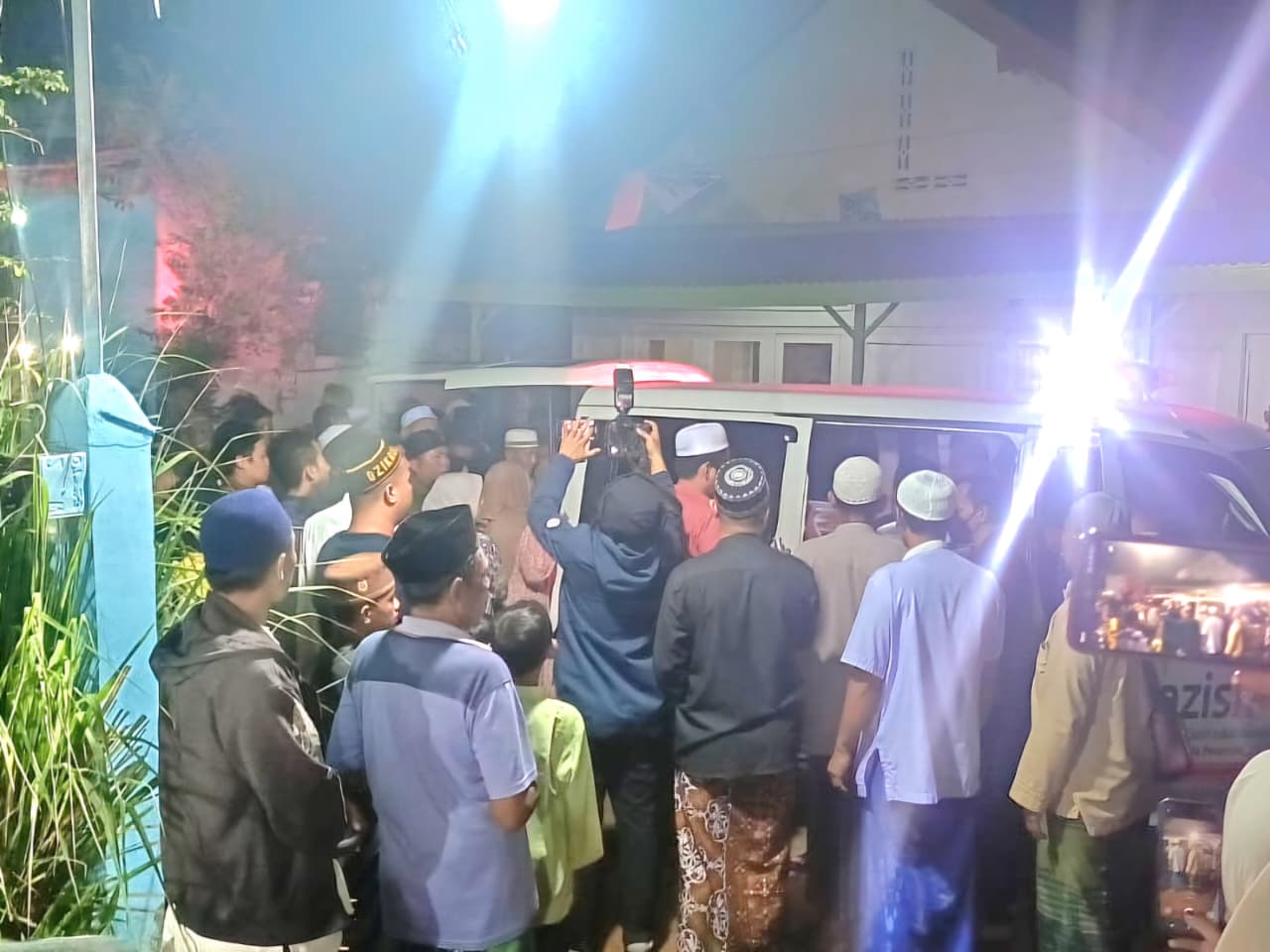 Keluarga Menunggu 3 Bulan, Jenazah Korban KMP Tunu Pratama Jaya Tiba di Pasuruan