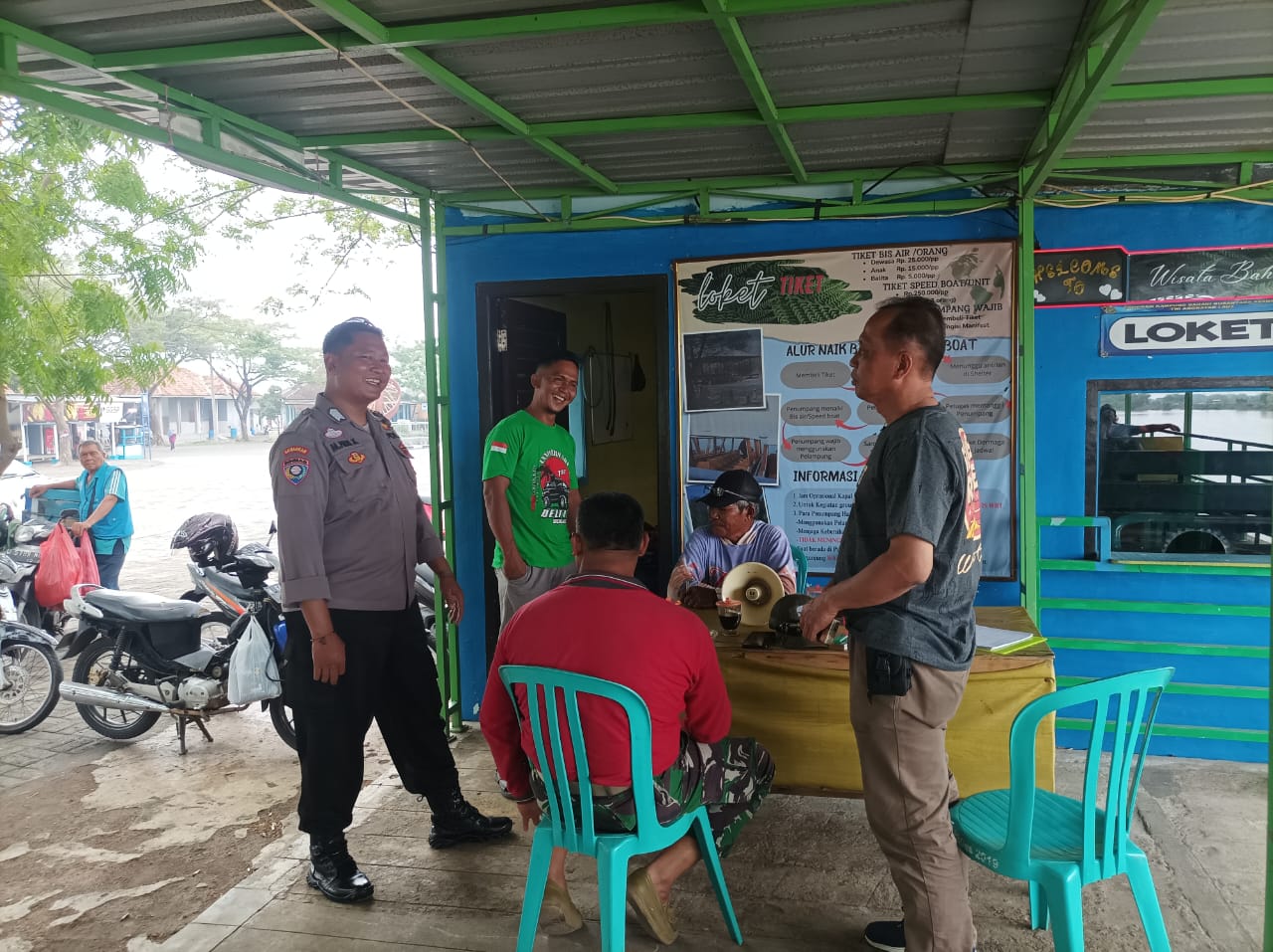 Antisipasi Libur Nataru, Polsek Jabon Patroli di Pantai Tlocor