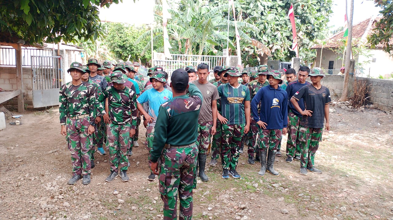 Anggota Satgas TMMD 121 Rutin Apel Pagi Sebelum Bekerja