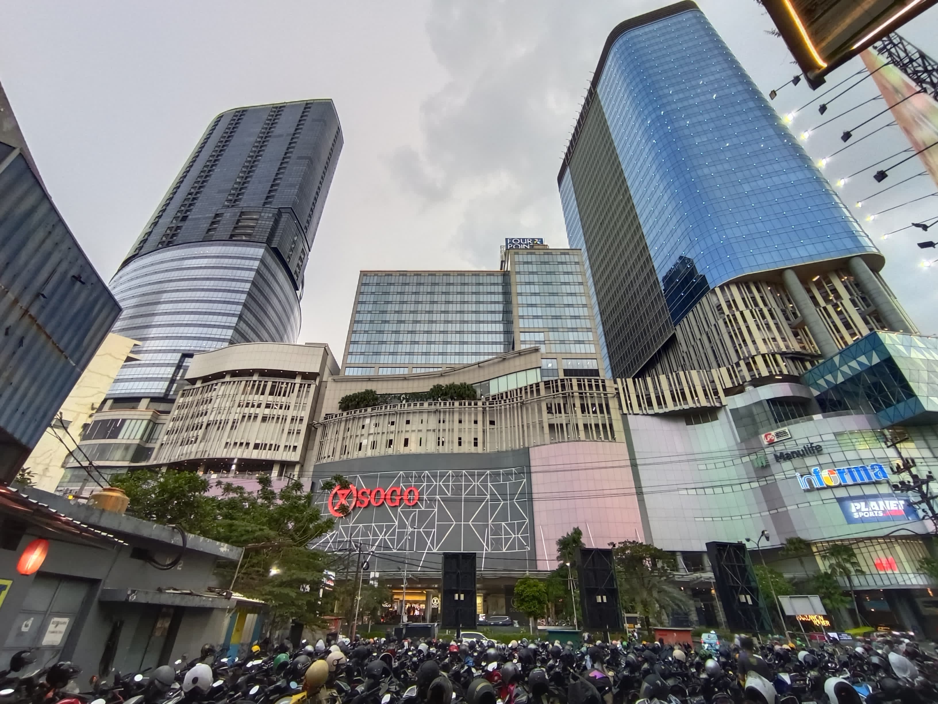 Surabaya Mencekam, Tunjungan Plaza Memilih Tutup Penuh Hari Ini