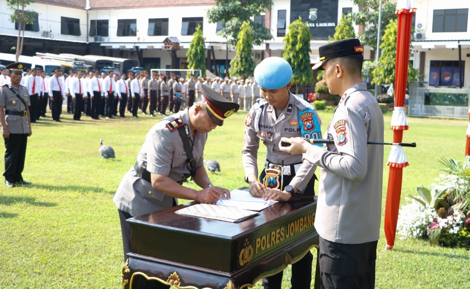 Sejumlah Pejabat Dirotasi, Kapolres Jombang Pimpin Sertijab 