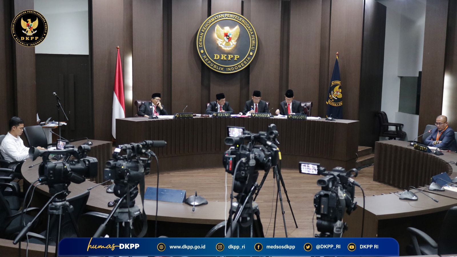 Ketua KPU Hasyim Asy'ari Resmi Dipecat Lewat Sidang DKPP, Terbukti langgar Kode Etik