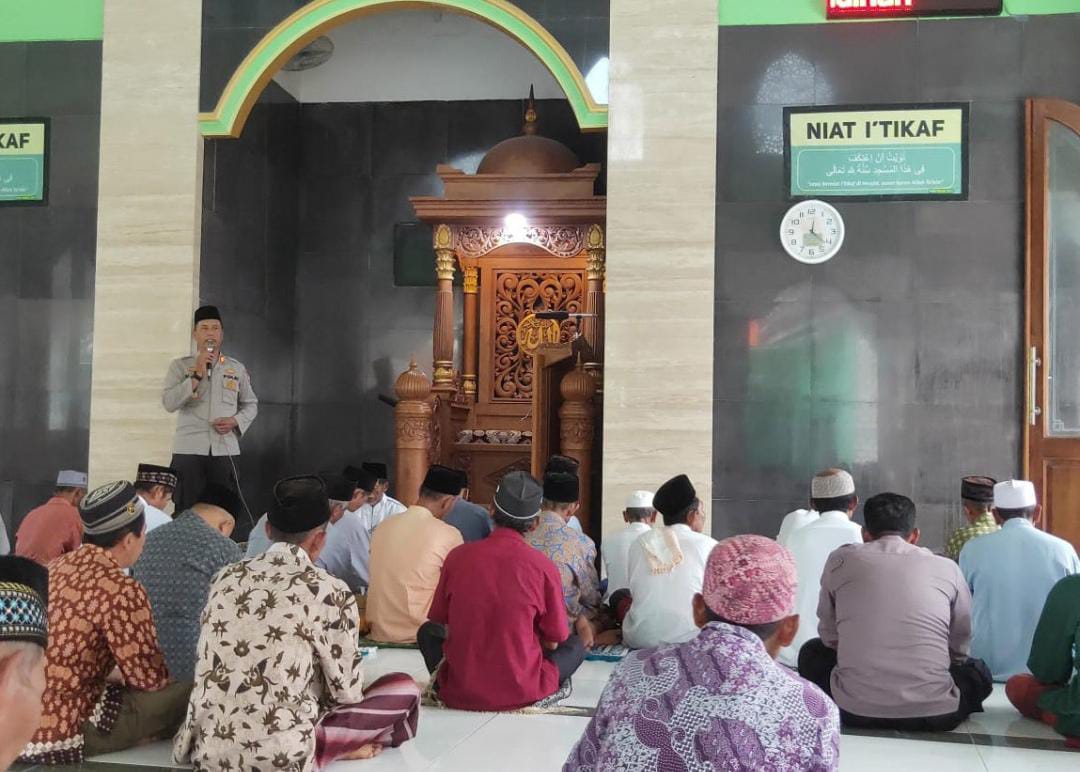 Kapolsek Kanor Beri Imbauan Kamtibmas ke Jemaah Salat Jumat