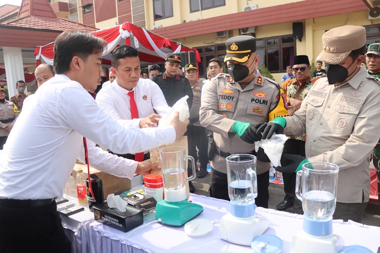 Polres Pasuruan Musnahkan BB Narkoba, Miras, dan Knalpot Brong