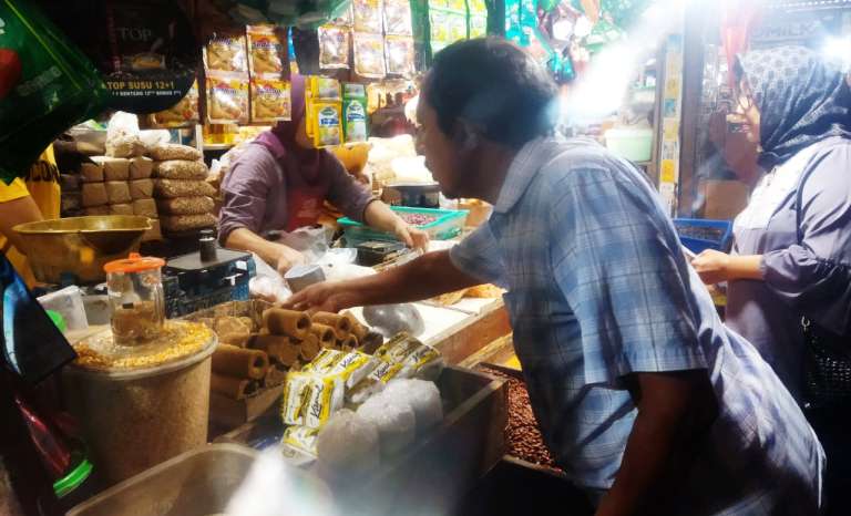 Harga Beras di Jember Stabil, Pedagang Pasar Tanjung Keluhkan Sepinya Pembeli
