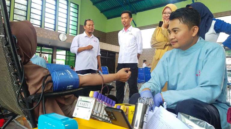 PMR Wira SMKN 5 Jember Tingkatkan Frekuensi Donor Darah Jadi 3 Kali Setahun