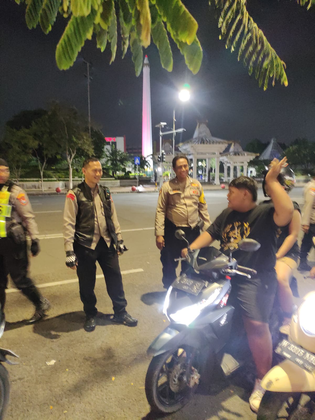 Kapolsek Bubutan: Pengamanan Sahur On The Road Bonek Berjalan Aman dan Terkendali