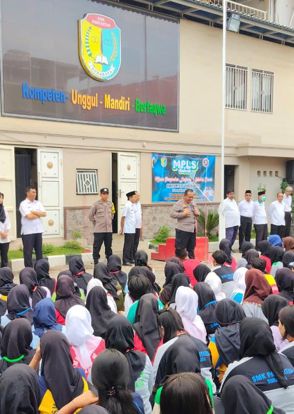 Cegah Kenakalan Remaja, Polsek Sukomanunggal Beri Binluh Pelajar