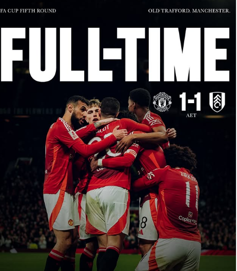 Periode Gelap Manchester United, Suporter Demo dengan Memakai Pakaian Hitam