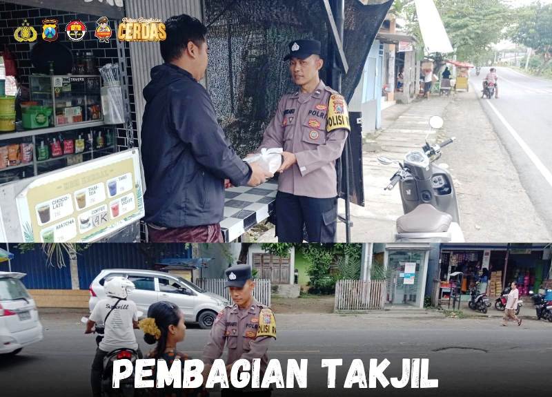 Patroli Jelang Buka Puasa, Personel Polsek Klampis Bagi-Bagi Takjil
