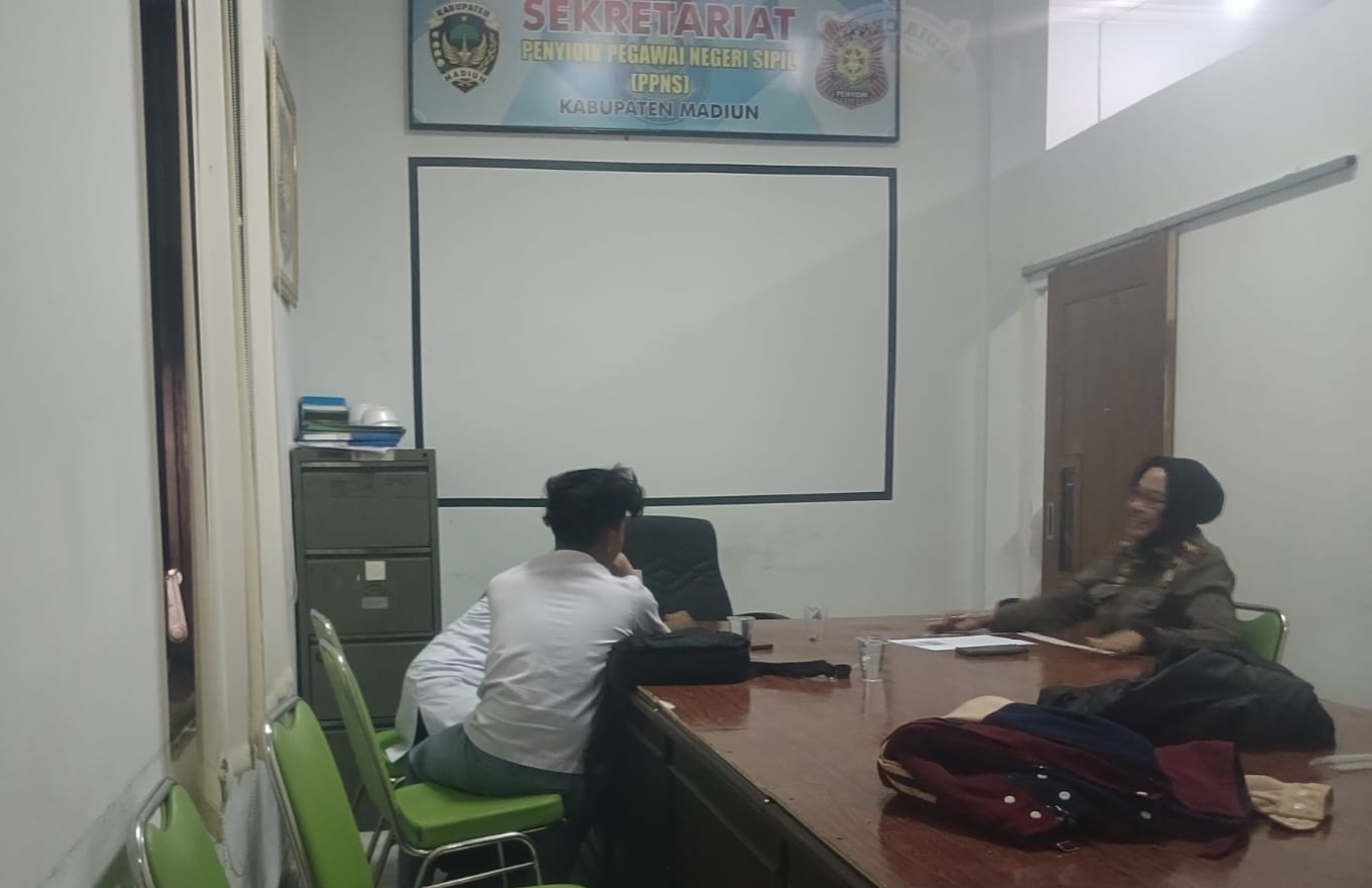 Digerebek di Parkiran Masjid, Dua Sejoli di Madiun Terciduk Mesum dalam Mobil