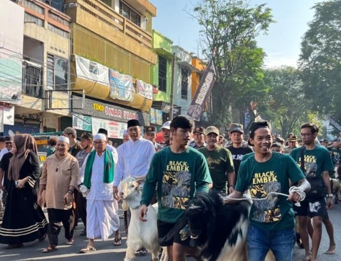 Senangkan Hewan Kurban dengan Diarak Keliling Kampung, PJ Walikota Malang : Bagian dari Kearifan Lokal