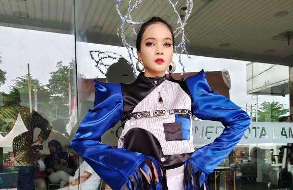 Pesona Joaquin, Bintang Baru yang Bersinar di Panggung Surabaya Fashion Festival 2025