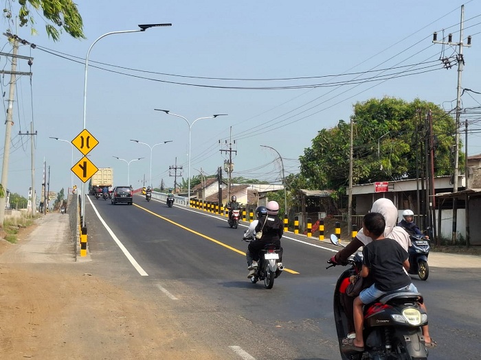    Jembatan Buk Wedi Beroperasi Penuh, Arus Lalu Lintas Pasuruan Kembali Normal