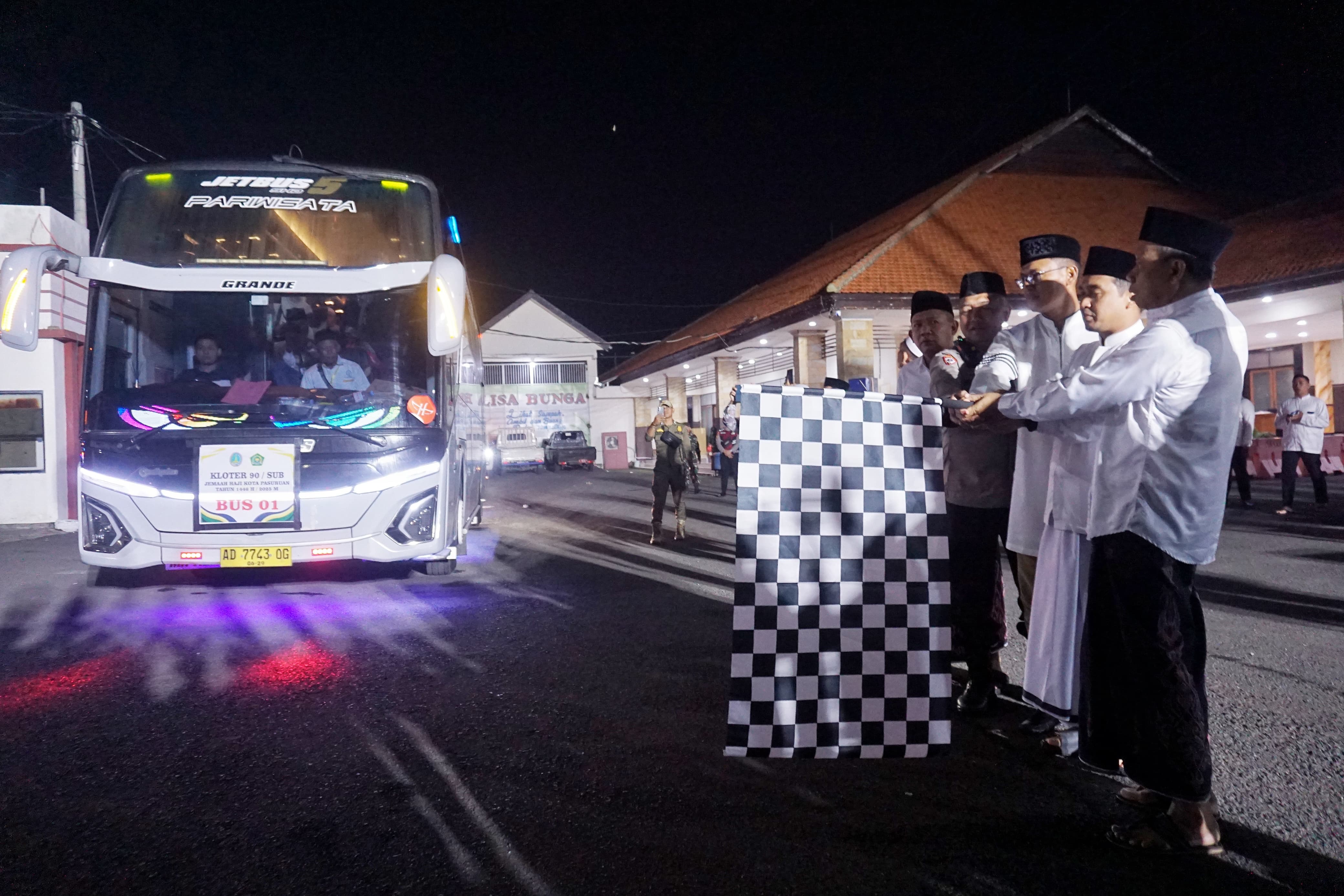 Ratusan Calon Jemaah Haji Pasuruan Diberangkatkan Menuju Tanah Suci