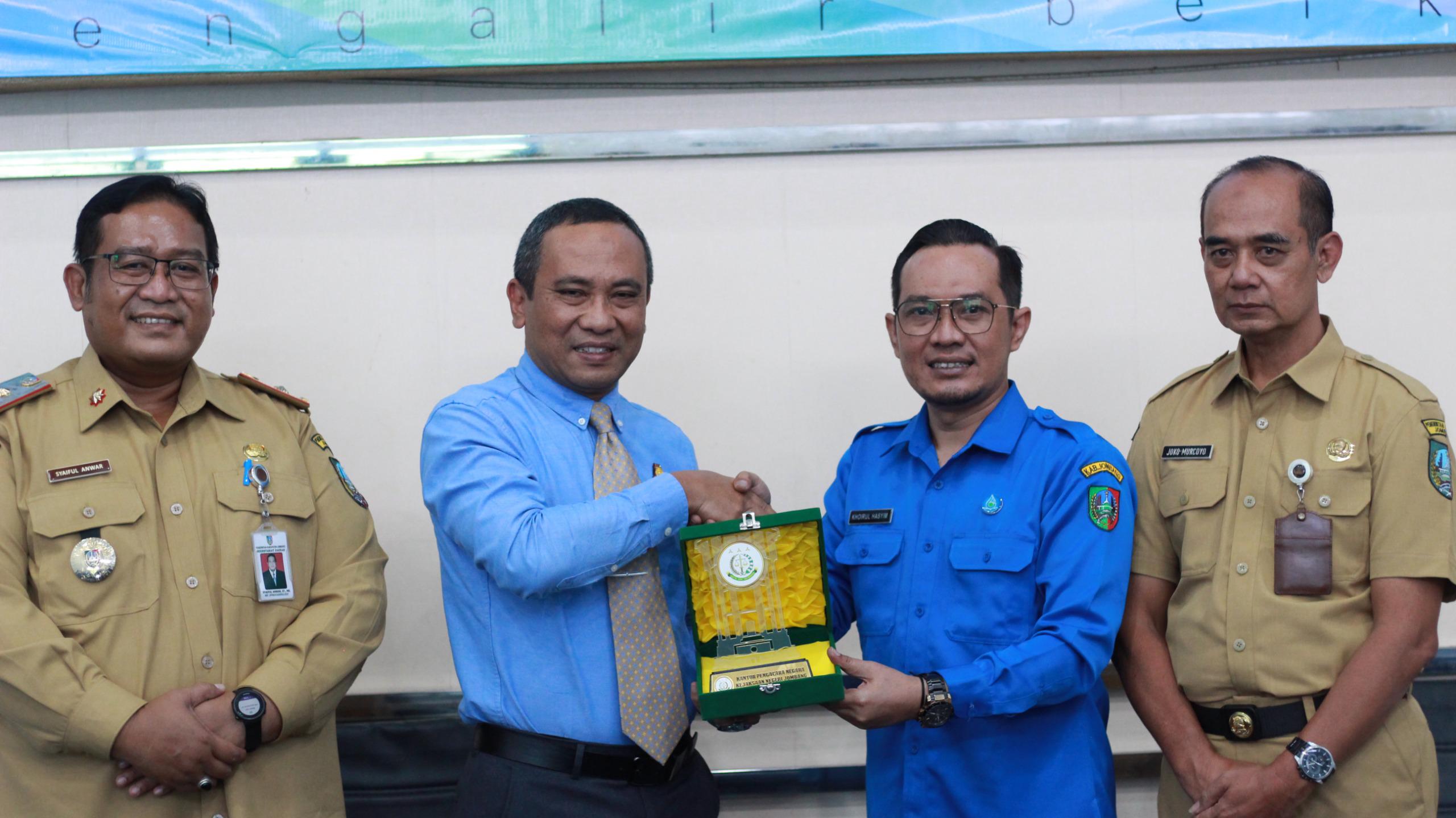 Perumdam Tirta Kencana dan Kejaksaan Jombang Dorong Implementasi Good Corporate Governance