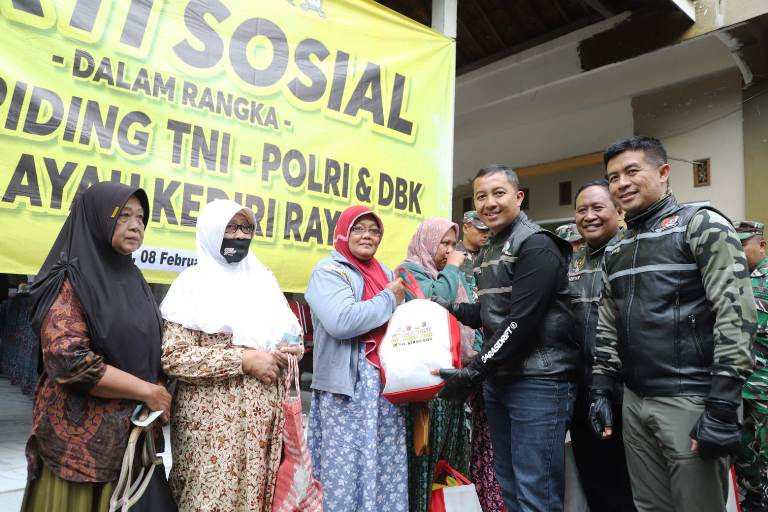 Social Riding TNI–Polri dan DBK Kediri Raya Diisi Bakti Sosial di Ringinrejo