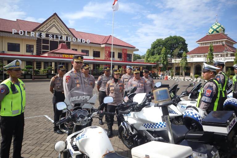 Kapolres Situbondo Cek Kendaraan Dinas Jelang Nataru untuk Pastikan Pelayanan Maksimal