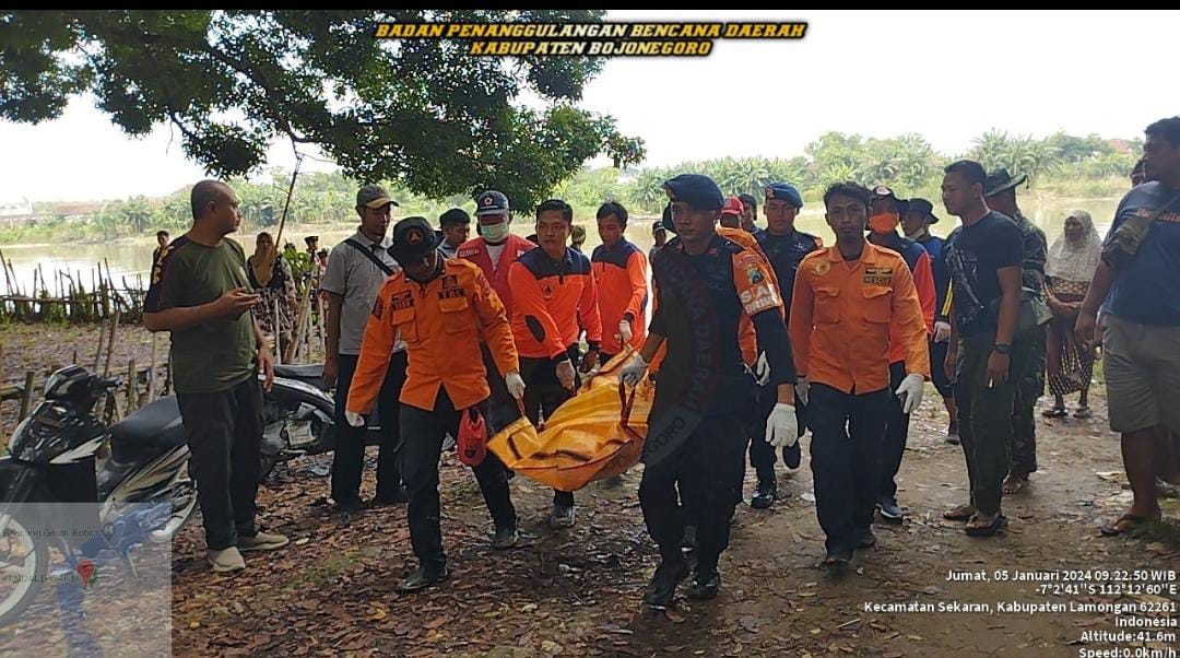 BPBD Bojonegoro dan Tim SAR Gabungan Evakuasi Korban Tenggelam di Sungai Bengawan Solo