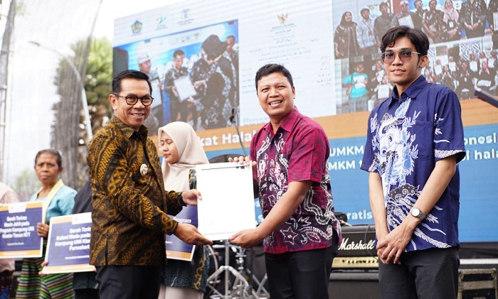 Penguatan UMKM dan Pemberdayaan Daerah, Pasar Rakyat UMi 2025 Digelar di Kota Batu