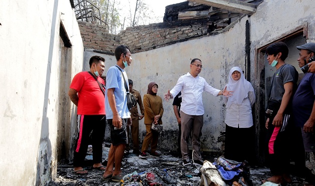 Korban Kebakaran Putat Jaya Dapat Bantuan dari Pemkot Surabaya