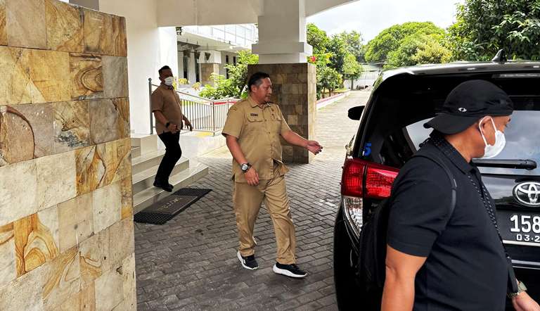 KPK Obok-obok Gedung Graha Krida Praja Madiun, Angkut 5 ASN DPUPR