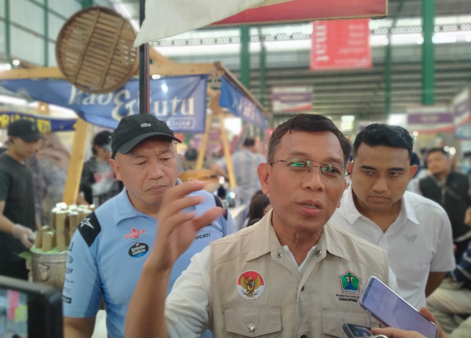 Dukung UMKM, Kajari dan Kadiskopindag Kota Malang Blusukan ke Pasar Klojen