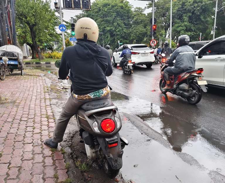 Satlantas Polrestabes Surabaya Tetap Tindak Tegas Motor Berpelat Tidak Lengkap