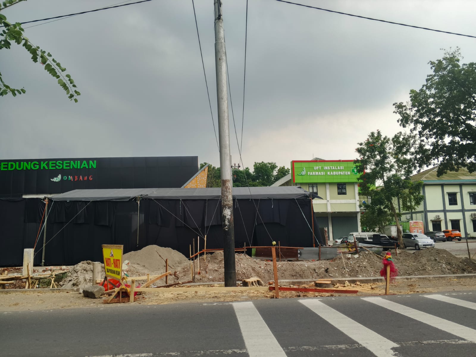 Progres Tertinggal 6 Persen, Proyek Jembatan Gedung Kesenian Jombang Terhenti