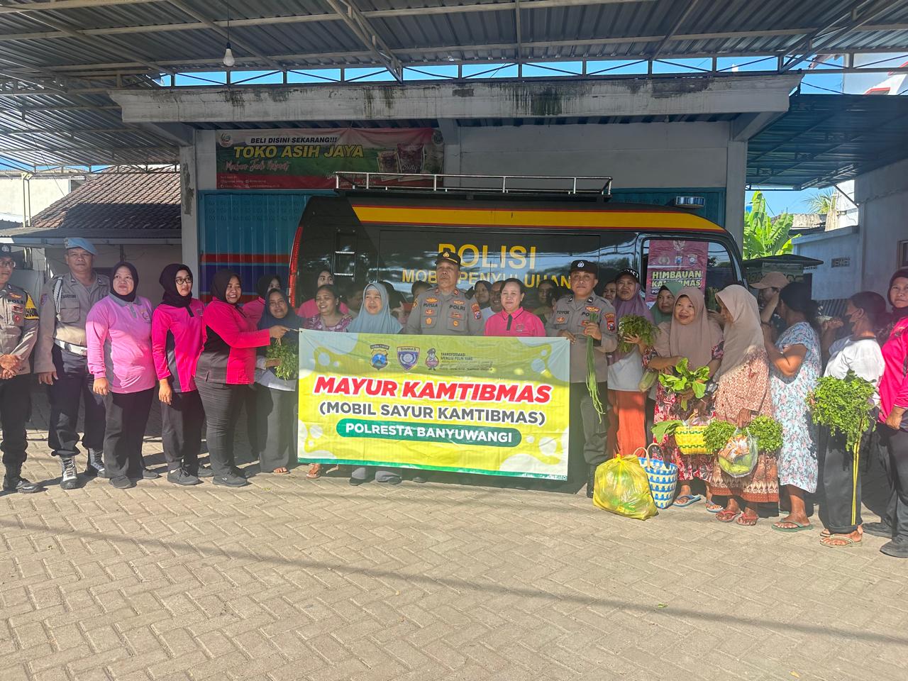 Polresta Banyuwangi Gulirkan Mayur Kamtibmas, Berbagi Sembako dan Edukasi