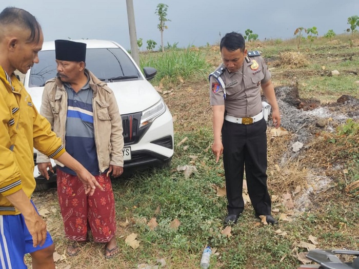 Pemuda Dibacok Begal Bermodus COD Handphone di Pasuruan, Motor Dibawa Kabur Pelaku