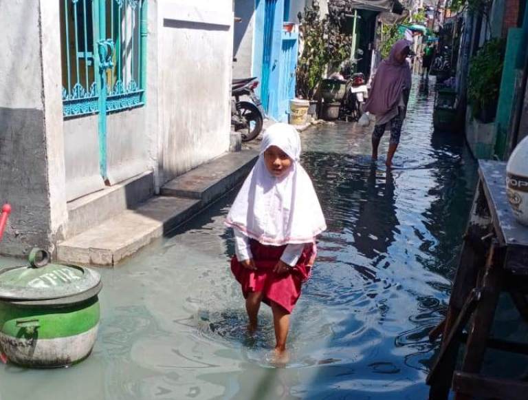 Kalianak Timur Terimbas Banjir Rob Dua Hari, Ganggu Aktivitas Warga